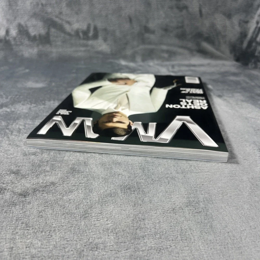 VMAN Magazine Ashton Kutcher Cover Issue 10 Mens Luxury Fashion Collector‎ 2008